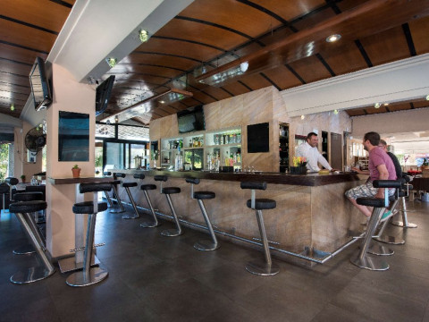 Kavos Plaza Hotel (Corfu)