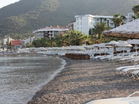 GOLDEN ROCK BEACH