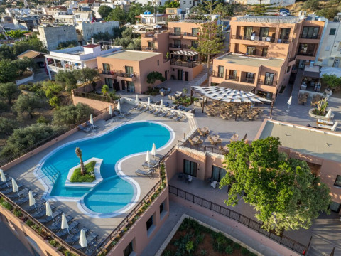 Pyria Hotel