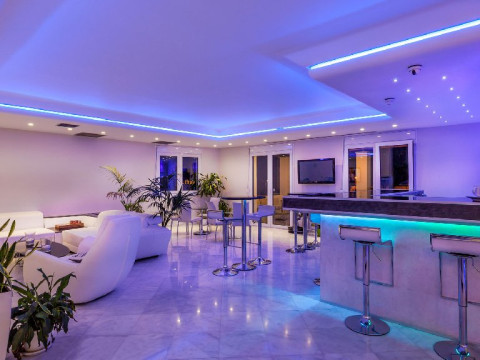 Pearl Bay  (Vrodados)