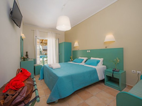Zefyros Eco Resort - Agios Kirikos