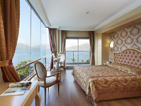 EMRE HOTEL AND BEACH