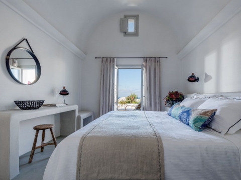 Santo Maris (Adults Only)