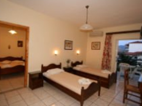 Village Inn Studios Family Apartments (Laganas)
