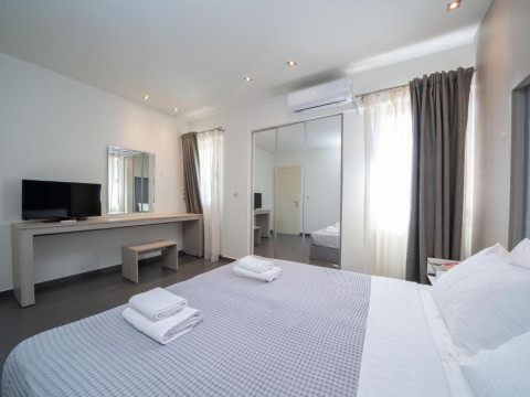 Makris Yialos Apartments 