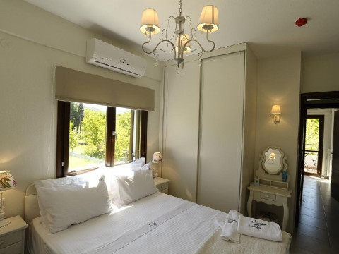 Levantes Maizonettes - Kala Nera