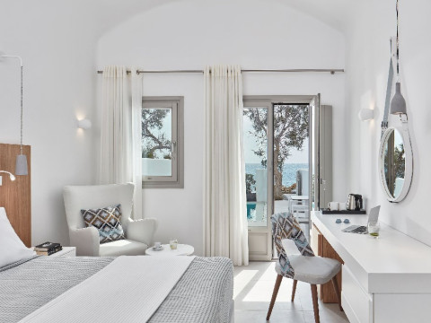 Costa Grand (Kamari - Santorini)