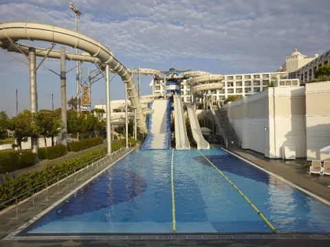TITANIC DELUXE BELEK