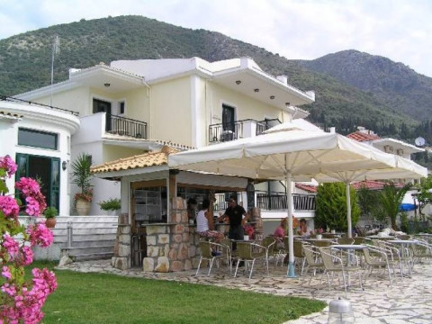 Madouri Beach (Nidri Area)
