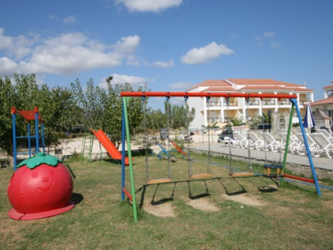 Village Inn Studios Family Apartments (Laganas)