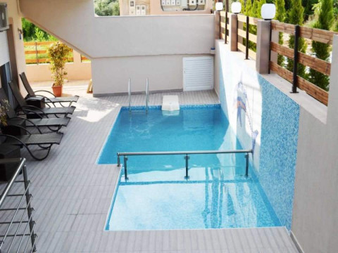 Grand Villas Apartments