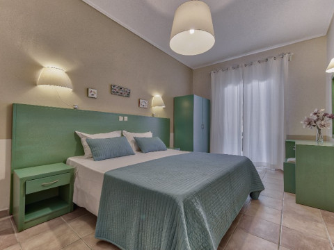 ECORESORT ZEFYROS (Agios Kiriko)