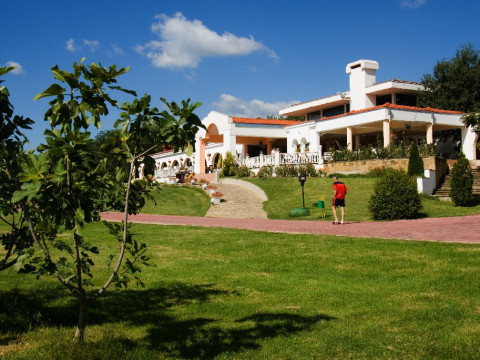 HOLIDAY VILLAGE