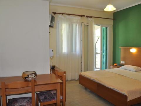 Ionian Paradise Studios Apartments (Nidri)