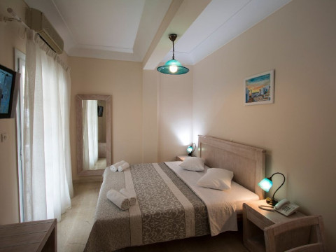 Andreas Hotel (Kamari Santorini)