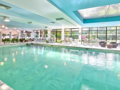 ESTREYA PALACE RESIDENCE 