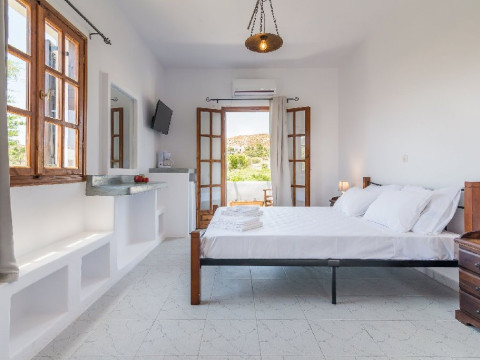 Takiss Rooms - Pollonia (Milos)