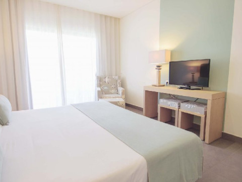 Oasis Atlantico Salinas  Sea