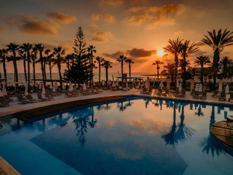 LOUIS LEDRA BEACH