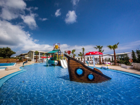 Caretta Paradise and Waterpark (Tragaki)