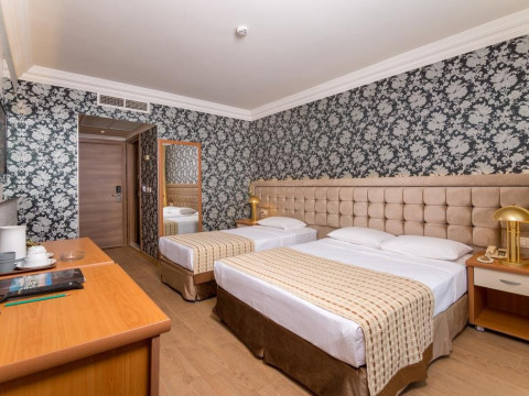 LETOILE BEACH HOTEL