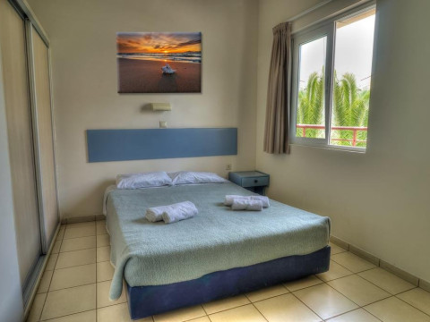 Sea Front Hotel (K)