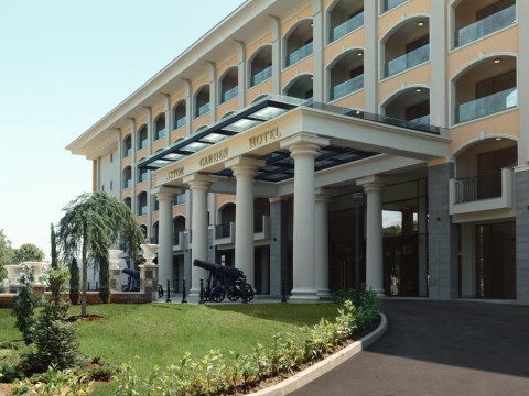 Astor Garden Hotel 5*