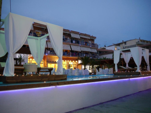 Kapahi Beach Hotel ( Pefkari) 