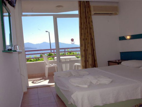 MERIC BEACH HOTEL