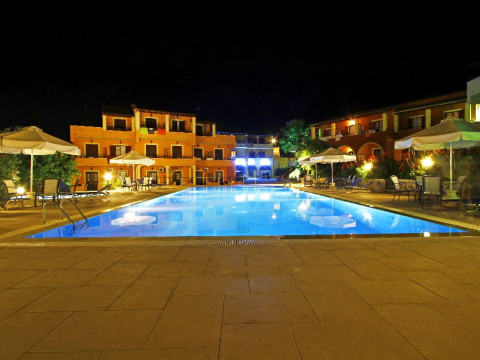 BINTZAN INN HOTEL (Perama) (C)