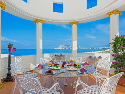 ANTIQUE ROMAN PALACE (+16 ADULT ONLY)