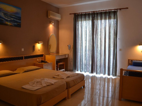 White Palace Studios (Faliraki) - clasificare 3 chei