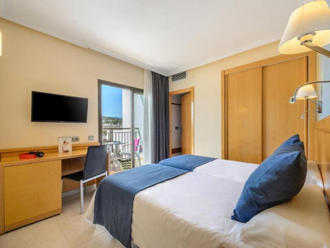 VIBRA SESTANYOL HOTEL
