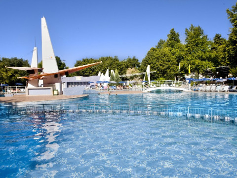 FAMILY CLUB RALITSA AQUA CLUB