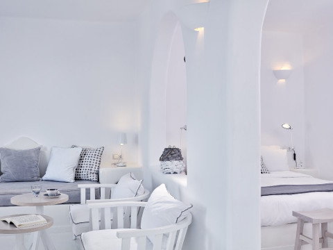 Cliffside Suites (Firostefani - Santorini)