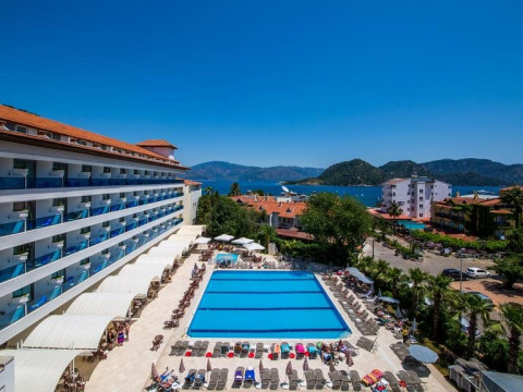 LETOILE BEACH HOTEL