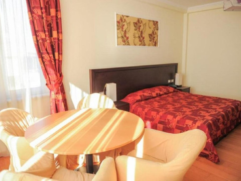 Hotel Leonardo (Durres)
