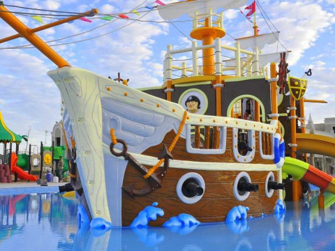 TITANIC RESORT AQUA PARK