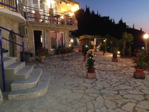 Politia Hotel (F)