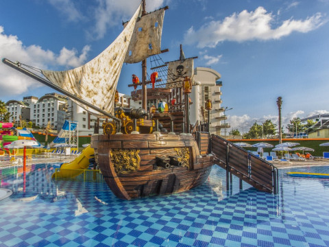 LONICERA WORLD HOTEL