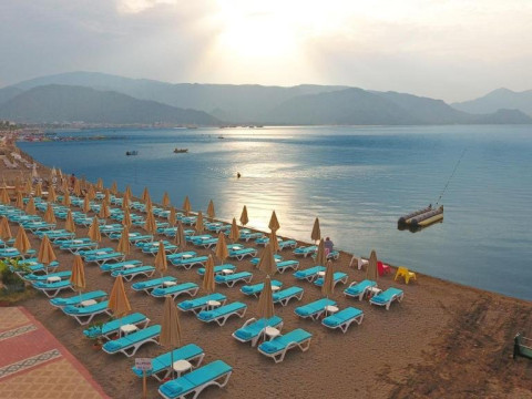 Lalila Blue Suites