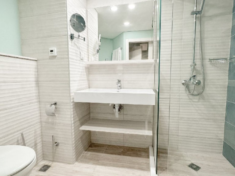 BORYANA - Hotel Renovat 2025