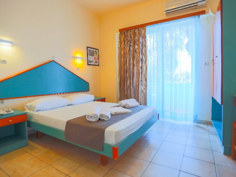 Filoxenia Hotel Apartments - Tholos