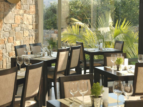 Angela Suites Boutique Hotel