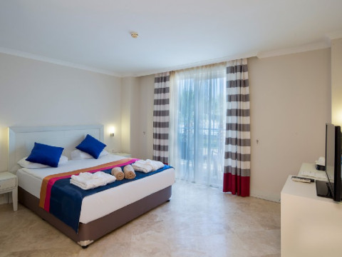 CRYSTAL BOUTIQUE BEACH RESORT