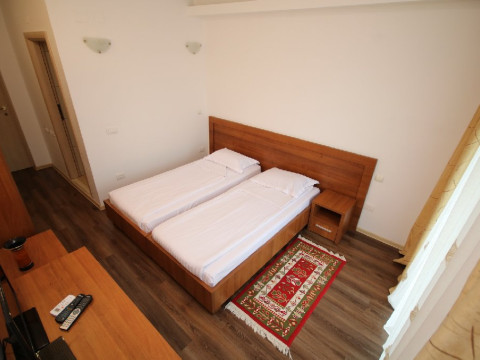 Paradise Delta House - Crisan