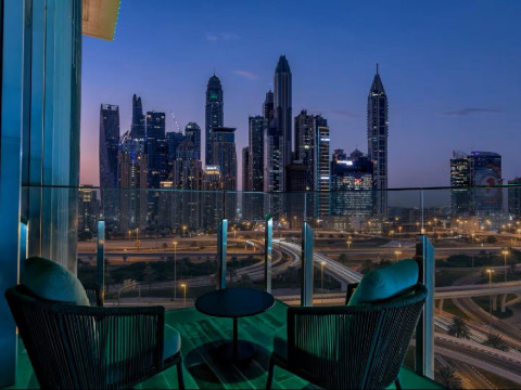 TAJ JUMEIRAH LAKES TOWERS