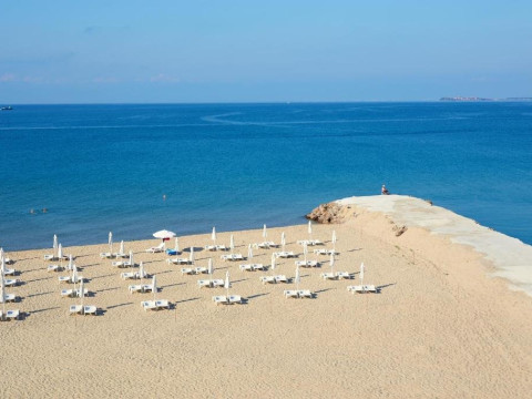 Amore Beach
