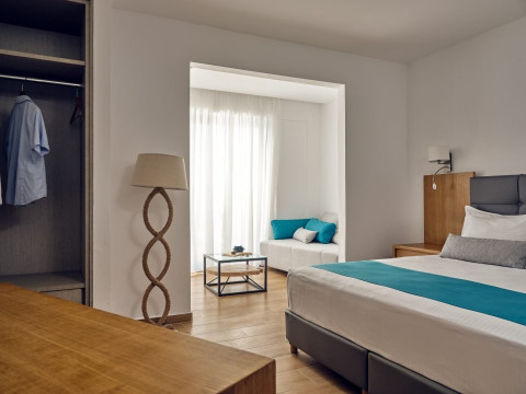 Cavo Orient Beach Hotel
