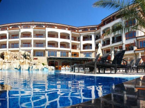 VINEYARDS RESORT